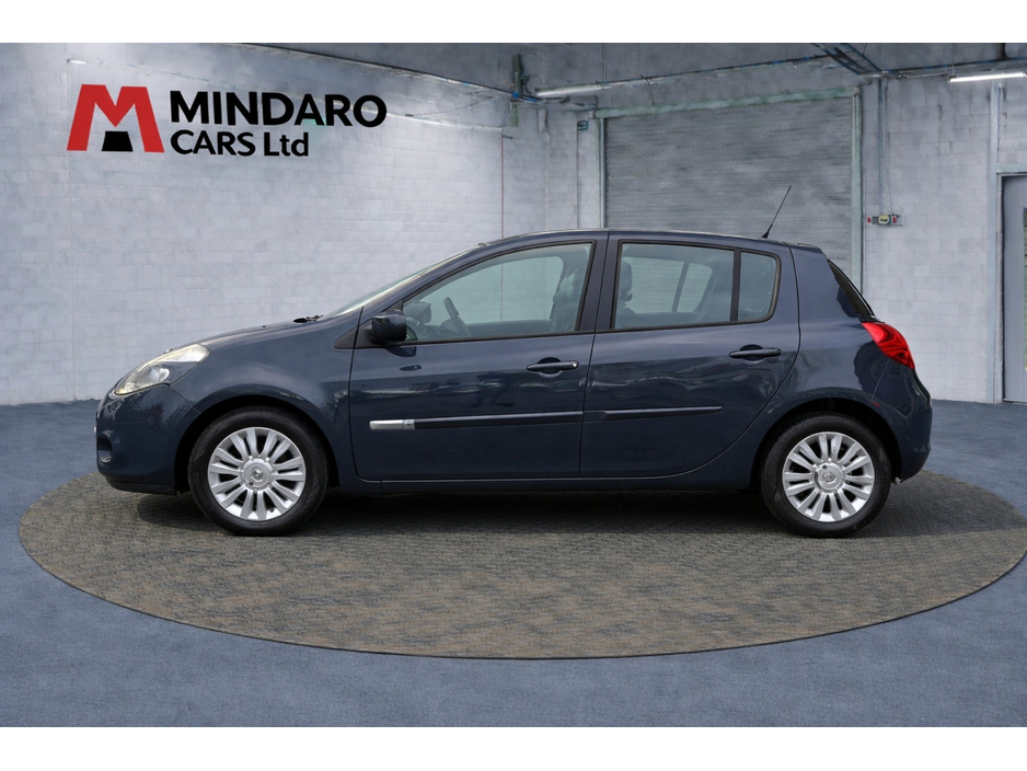 2012 Renault Clio - image 6