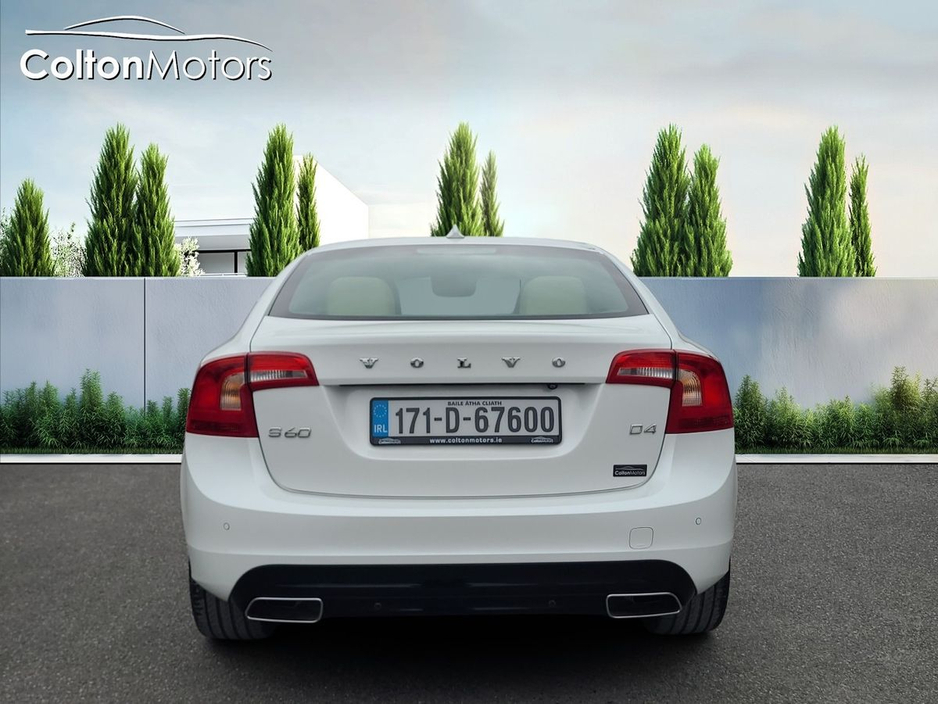 2017 Volvo S60 - image 5