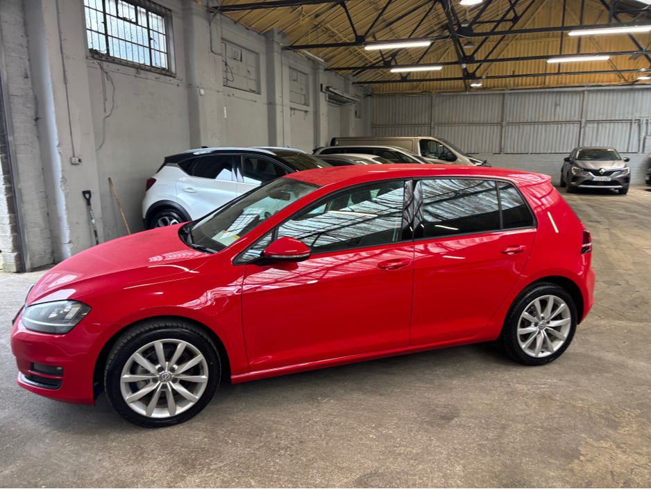 2017 Volkswagen Golf - image 8