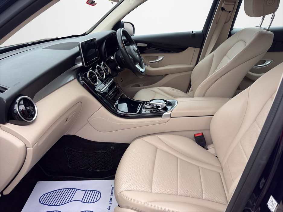 2019 Mercedes-Benz GLC Class - image 13