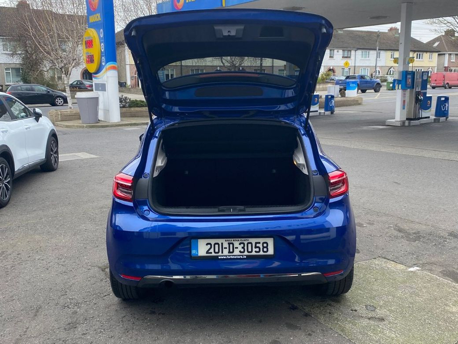 2020 Renault Clio - image 8