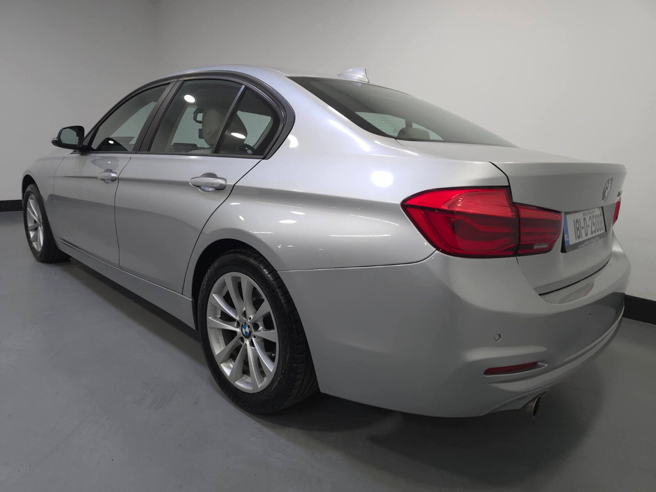 2018 BMW 3 Series - image 2