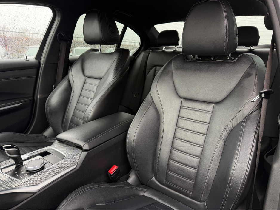 2022 BMW 3 Series - image 17