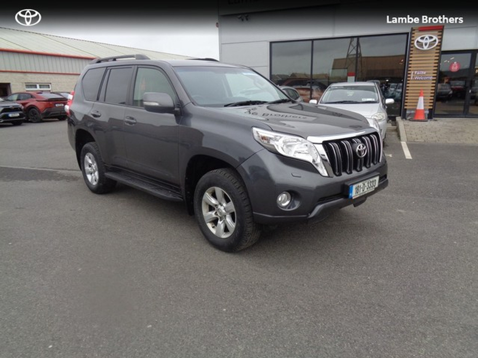 2018 Toyota Landcruiser - image 2