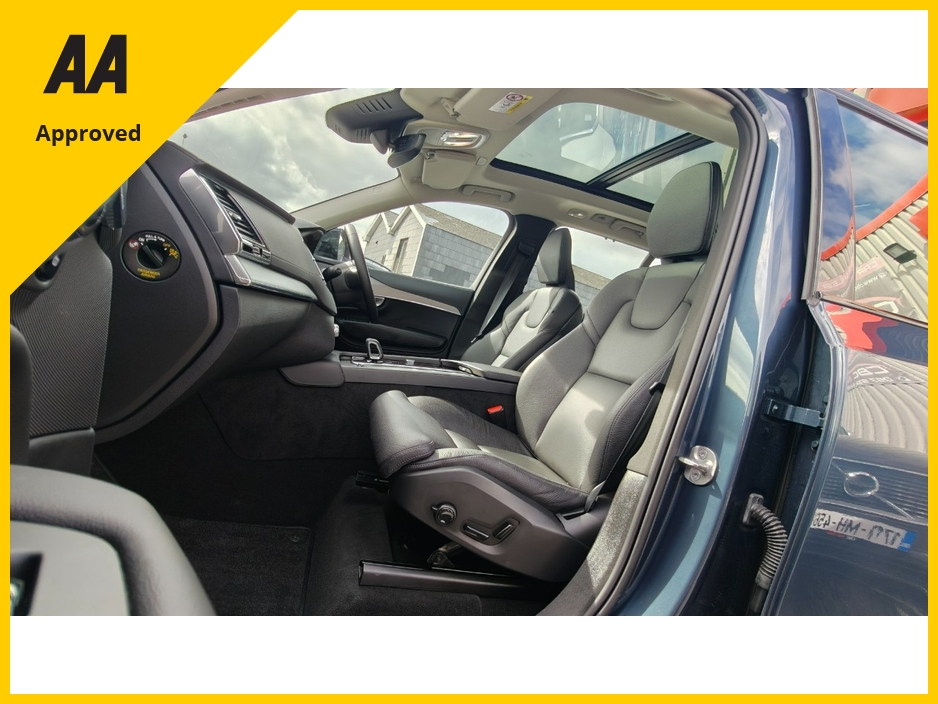 2023 Volvo XC90 - image 20