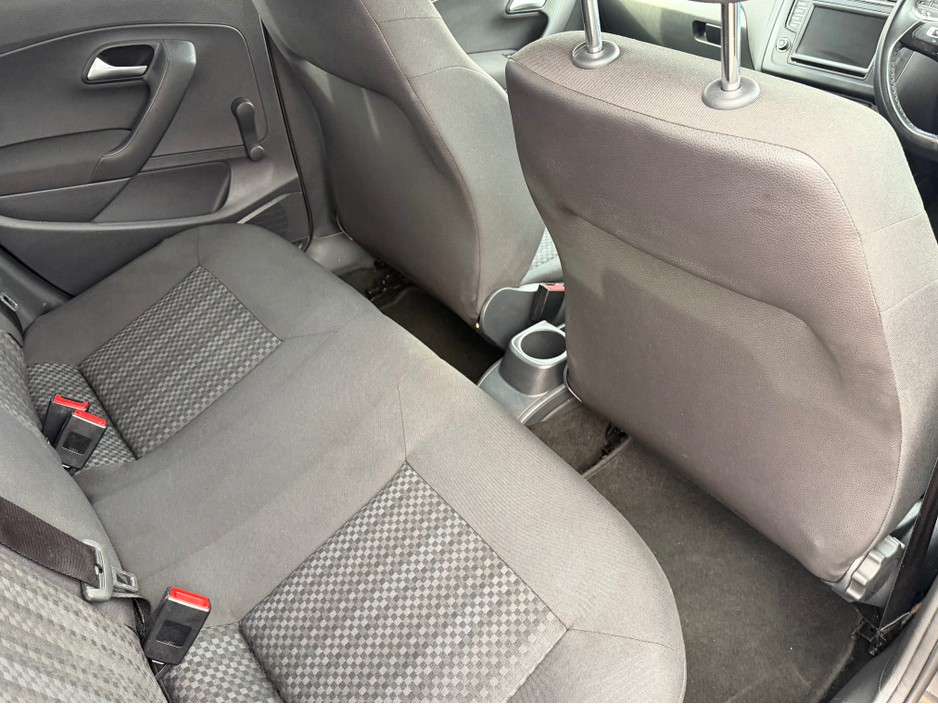 2017 Volkswagen Polo - image 18