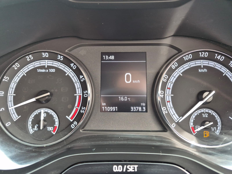 2020 Skoda Karoq - image 13