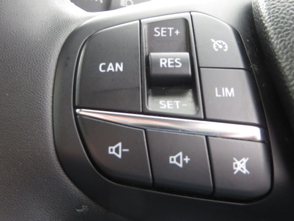 2023 Ford Puma - image 21