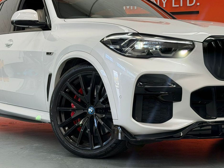 2022 BMW X5 - image 2