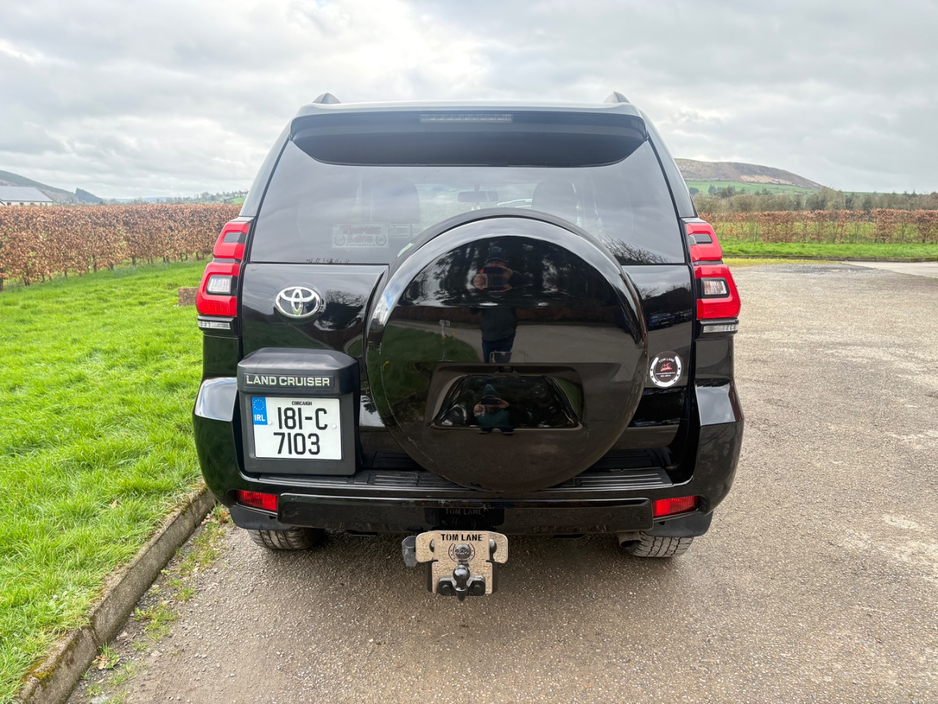 2018 Toyota Landcruiser - image 7