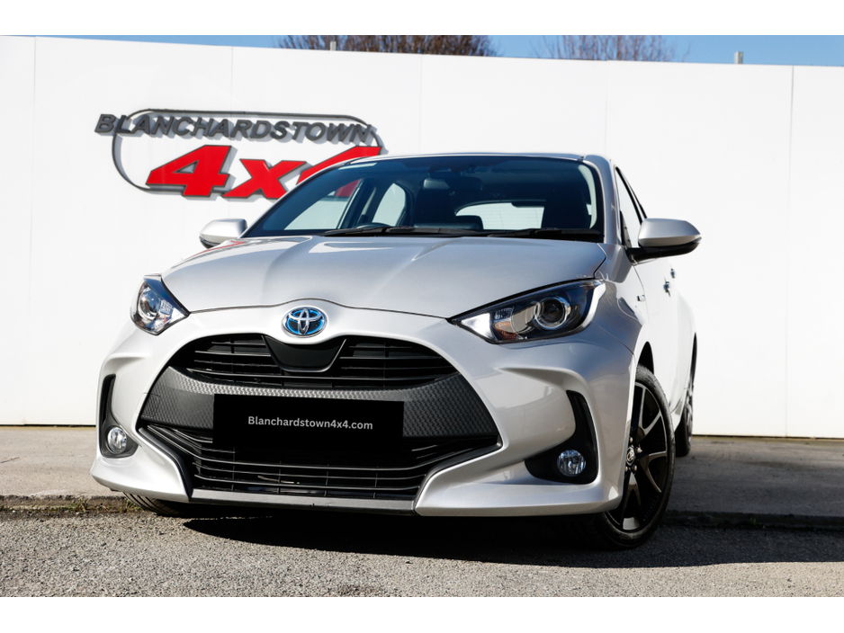 2021 Toyota Yaris - image 3