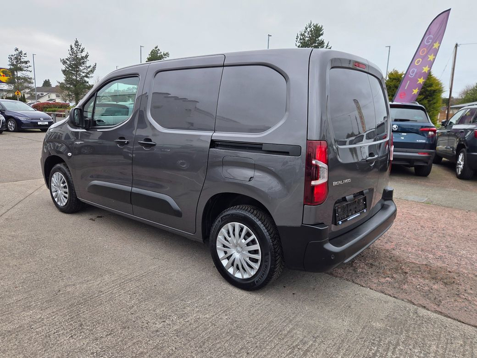2021 Citroen Berlingo - image 7