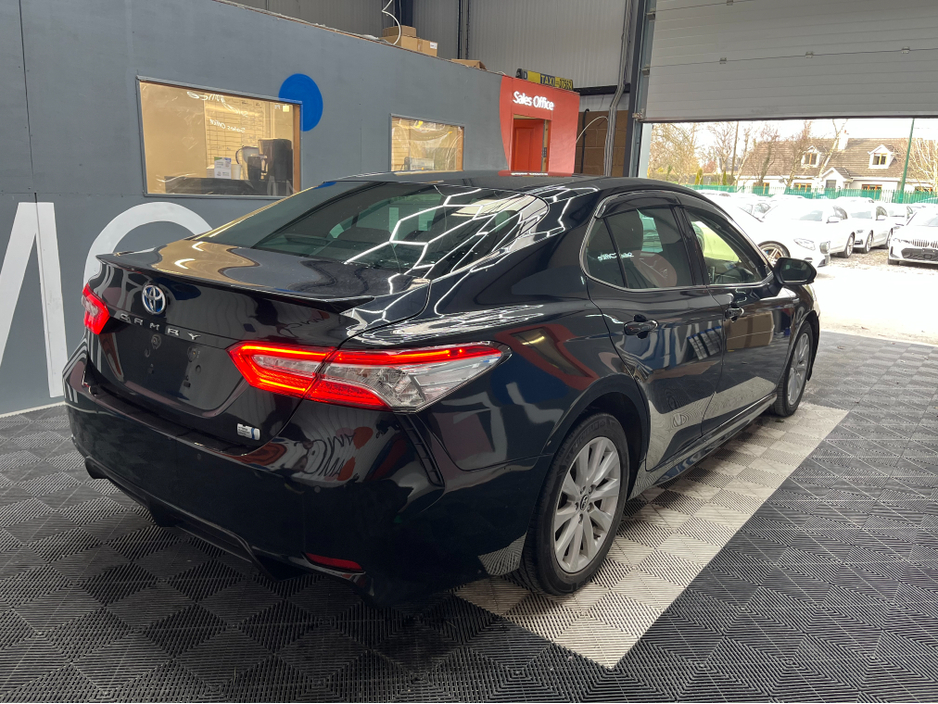 2019 Toyota Camry - image 2
