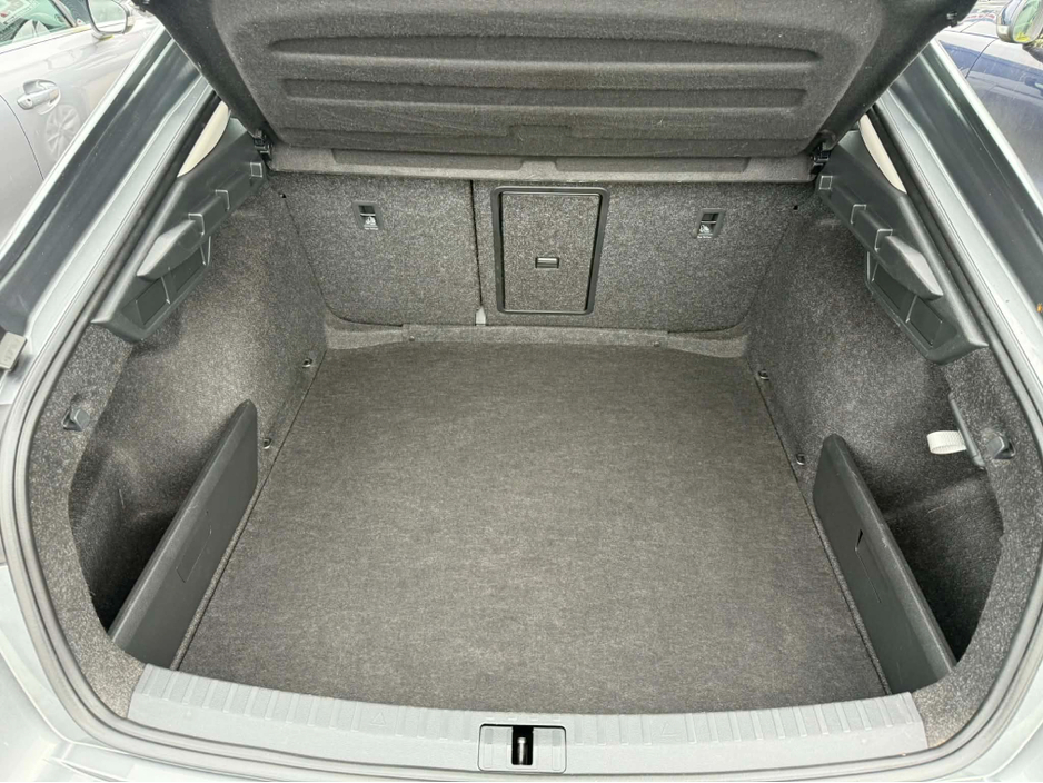 2024 Skoda Octavia - image 10