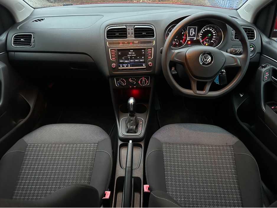 2016 Volkswagen Polo - image 8