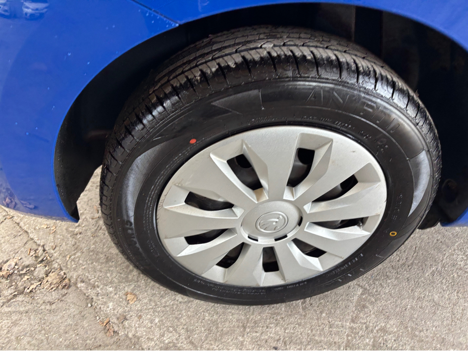 2023 Skoda Fabia - image 3