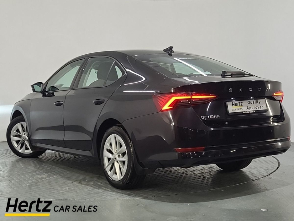 2024 Skoda Octavia - image 3