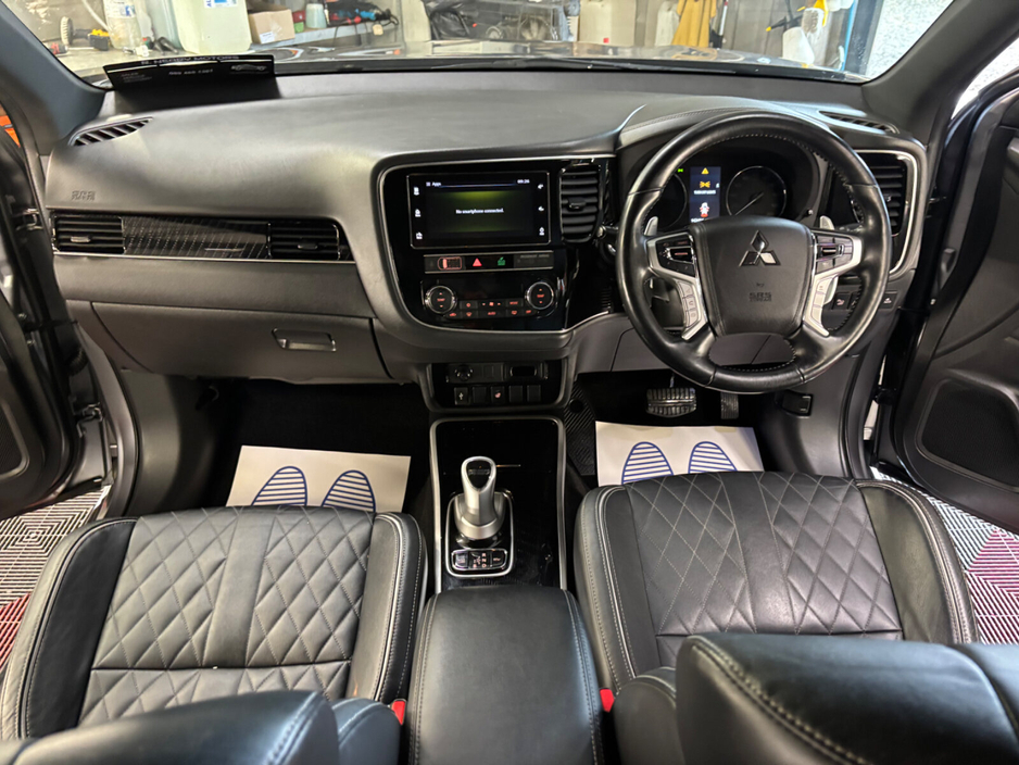 2018 Mitsubishi Outlander - image 12