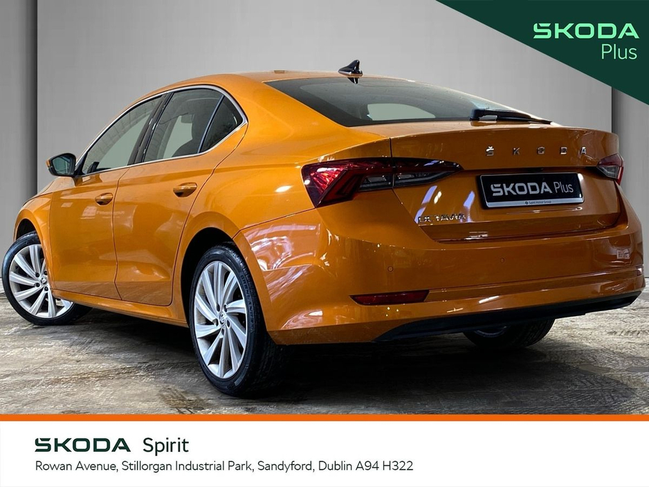 2023 Skoda Octavia - image 3