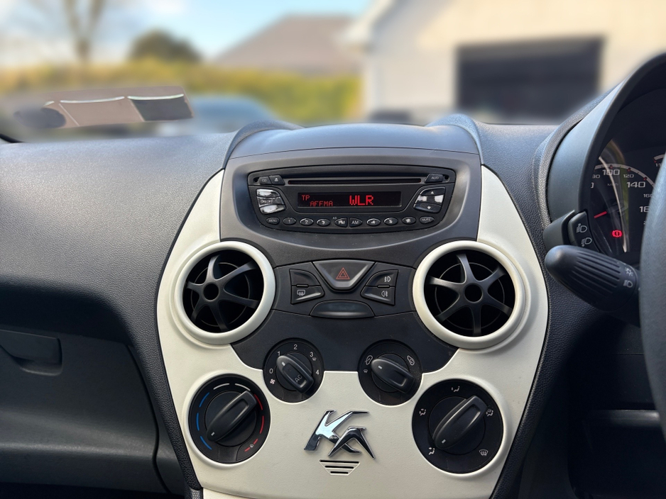 2010 Ford Ka - image 14