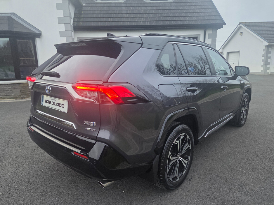 2023 Toyota Rav4 - image 7