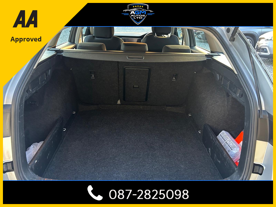 2022 Skoda Octavia - image 12