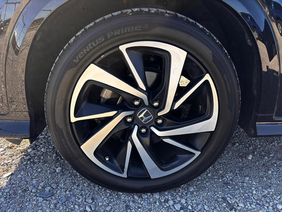 2016 Honda Vezel - image 2