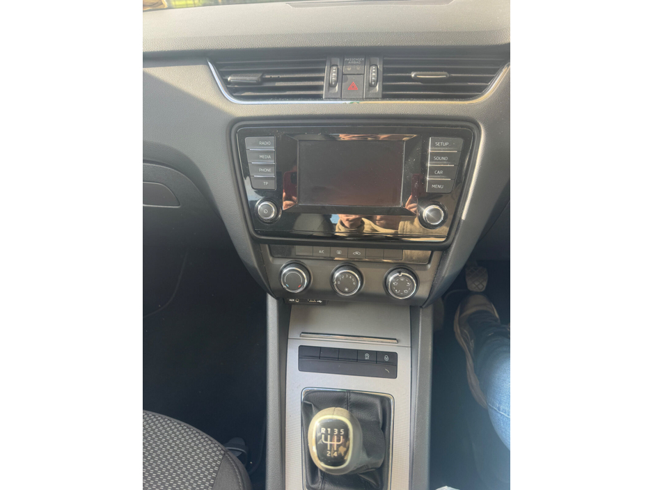 2014 Skoda Octavia - image 15