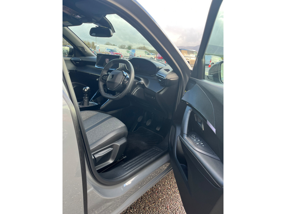 2025 Peugeot 2008 1.2 Puretech 100bhp Allure