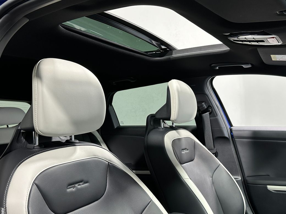 2026 Kia K4 - image 16