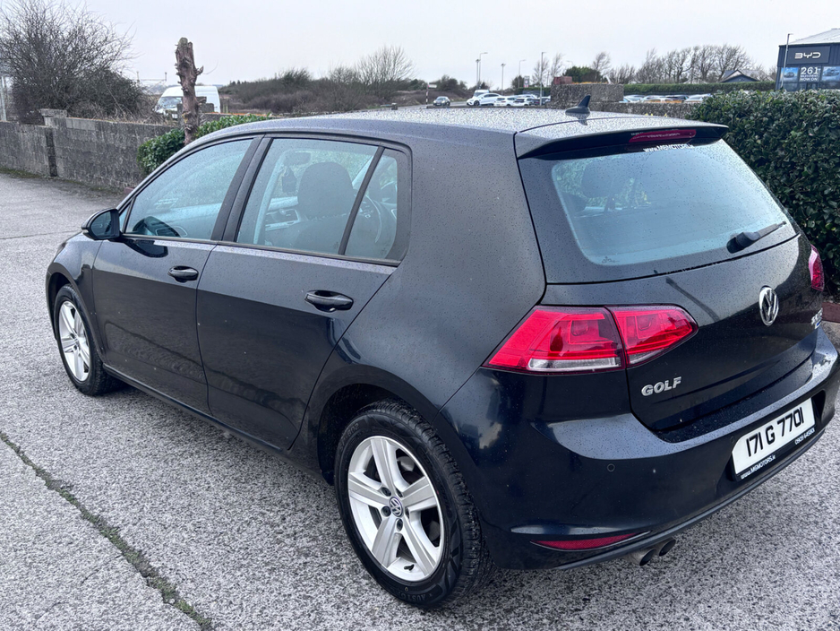 2017 Volkswagen Golf - image 10