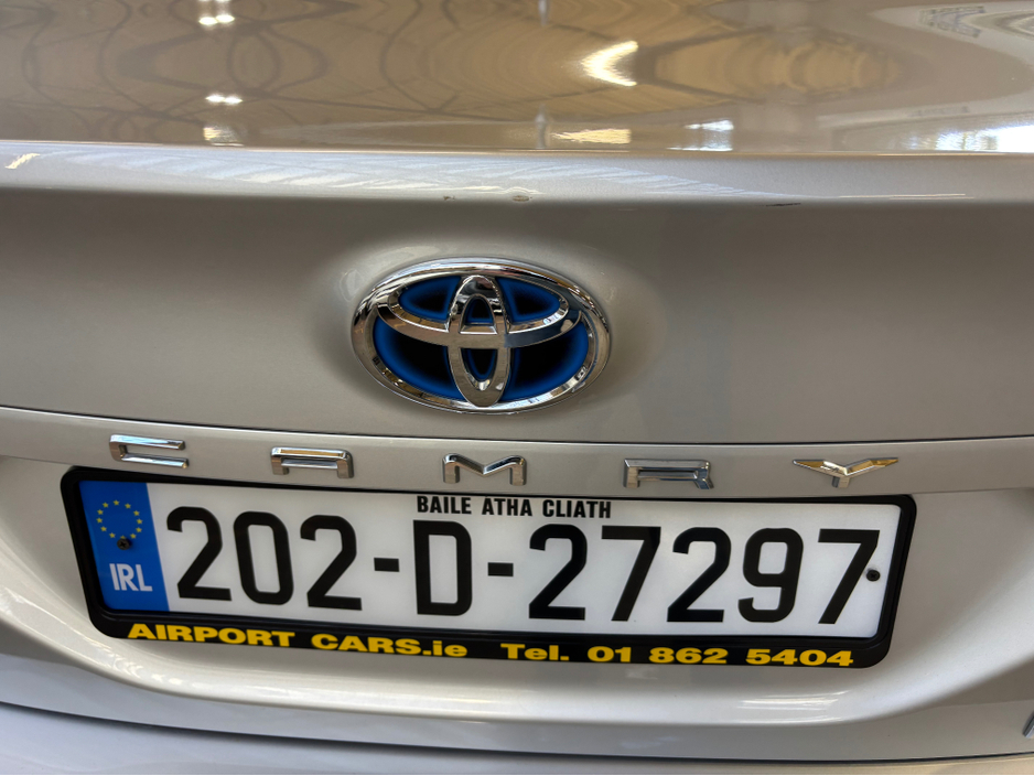 2020 Toyota Camry - image 19