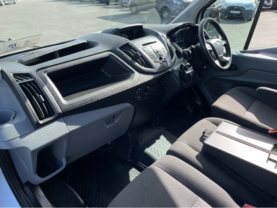 2016 Ford Transit - image 19