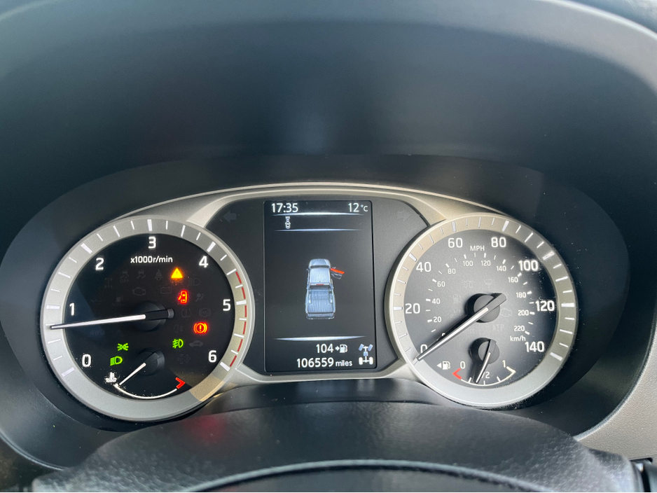 2019 Nissan Navara - image 17