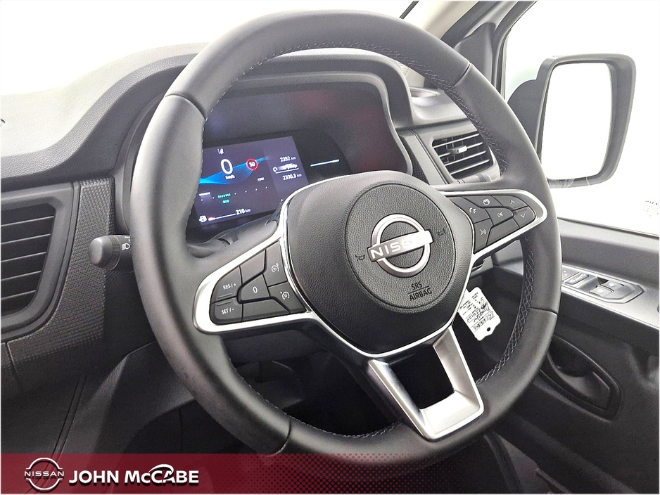 2025 Nissan Primastar - image 17