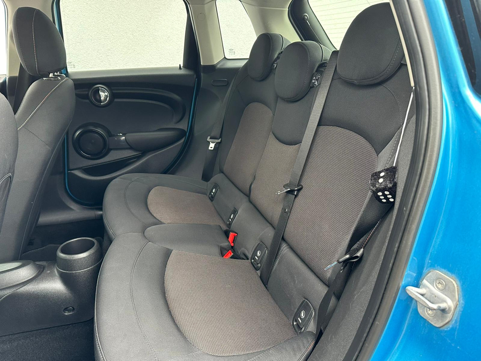 2017 MINI Cooper - image 20