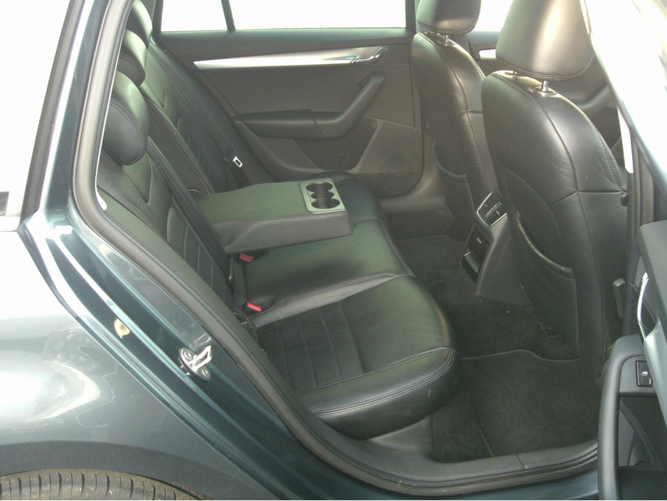 2019 Skoda Octavia - image 9