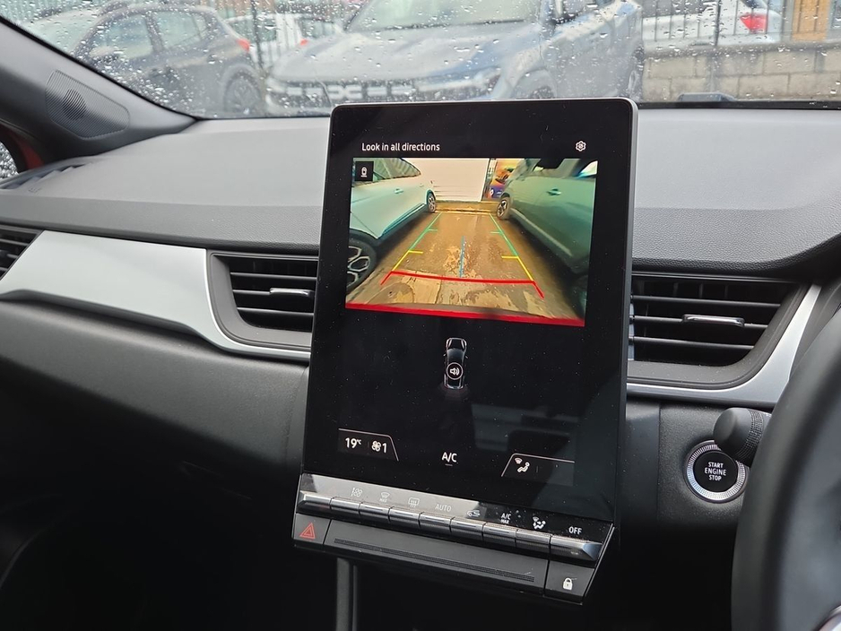 2025 Renault Captur - image 14