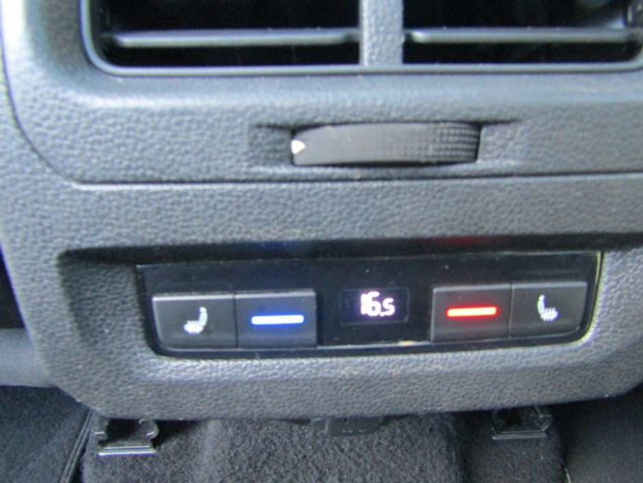 2017 Volkswagen Touran - image 33