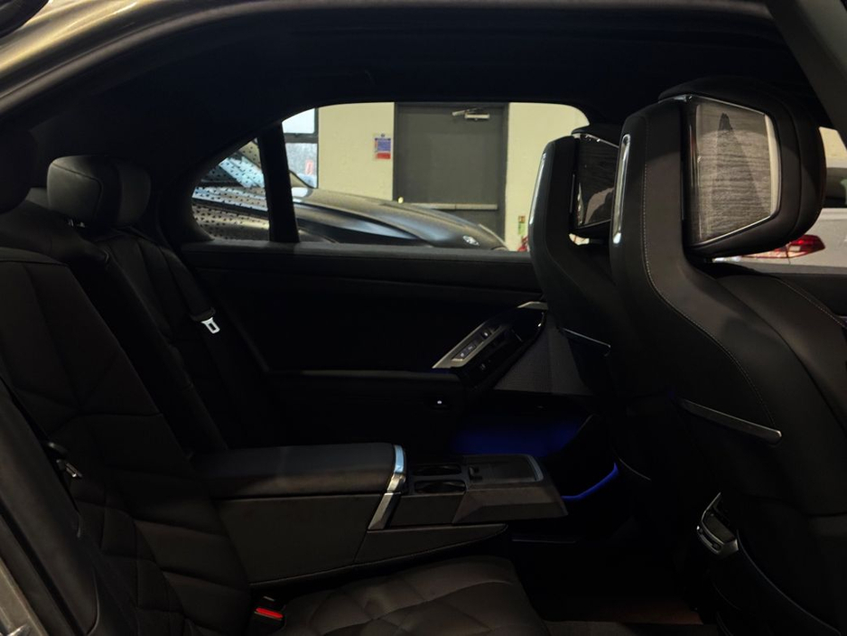 2024 BMW i7 EDRIVE50 M SPORT #37