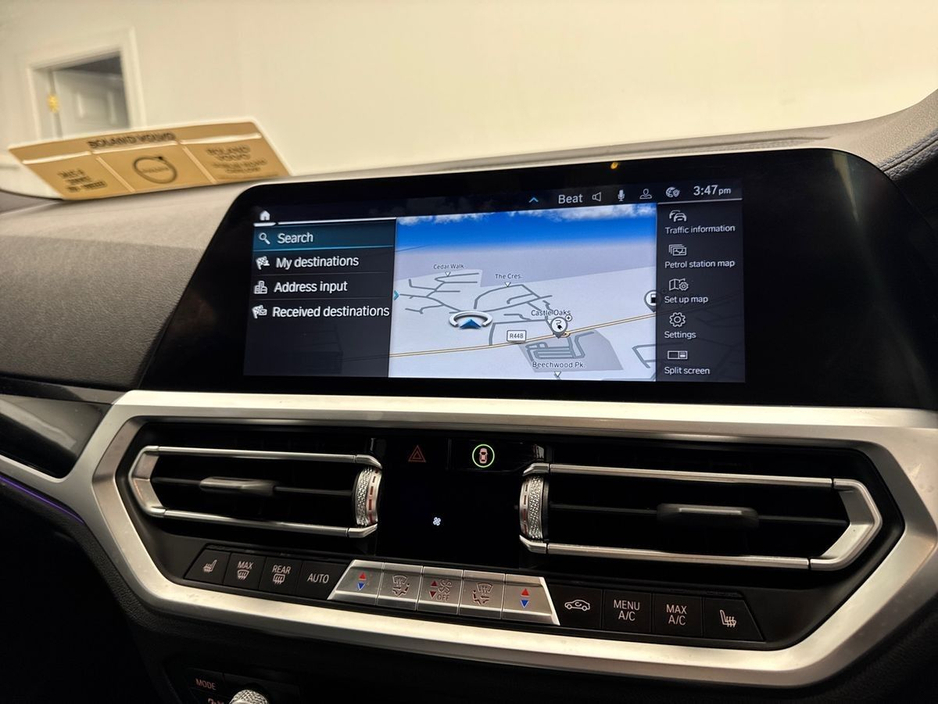 2022 BMW 3 Series - image 19