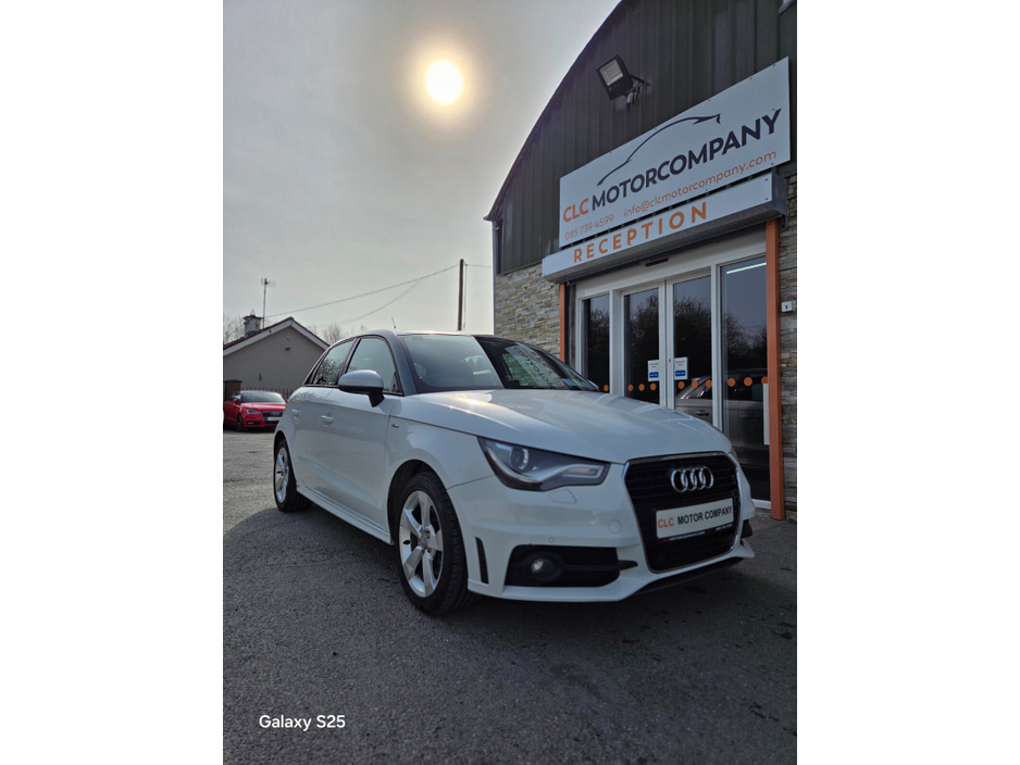 2012 Audi A1 - image 2