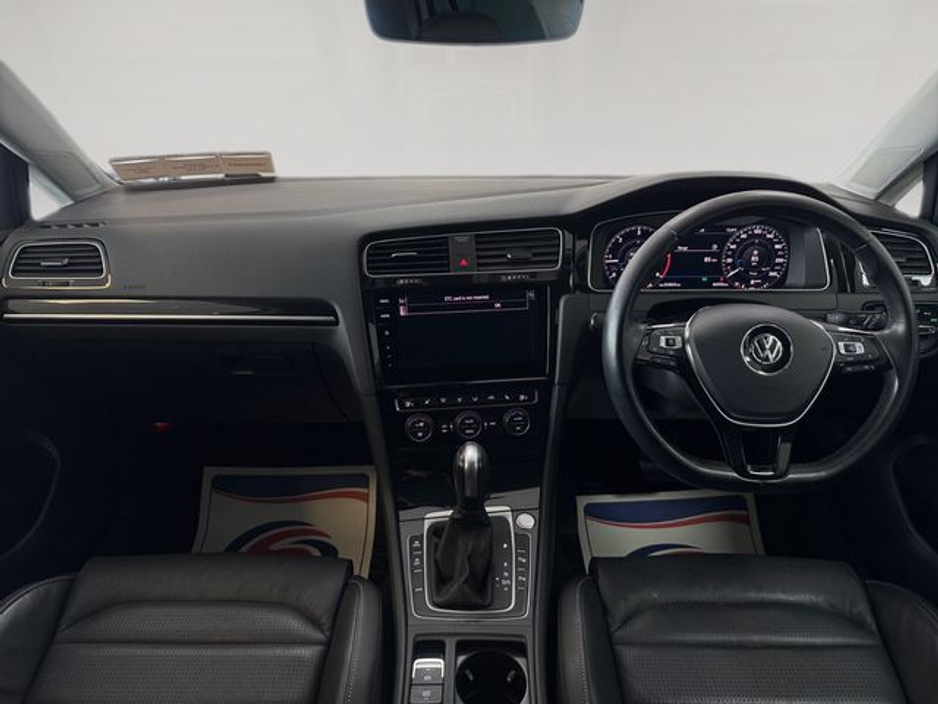2020 Volkswagen Golf - image 15