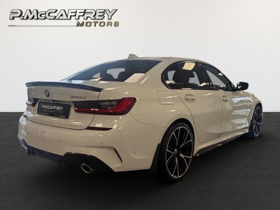 2021 BMW 3 Series - image 5