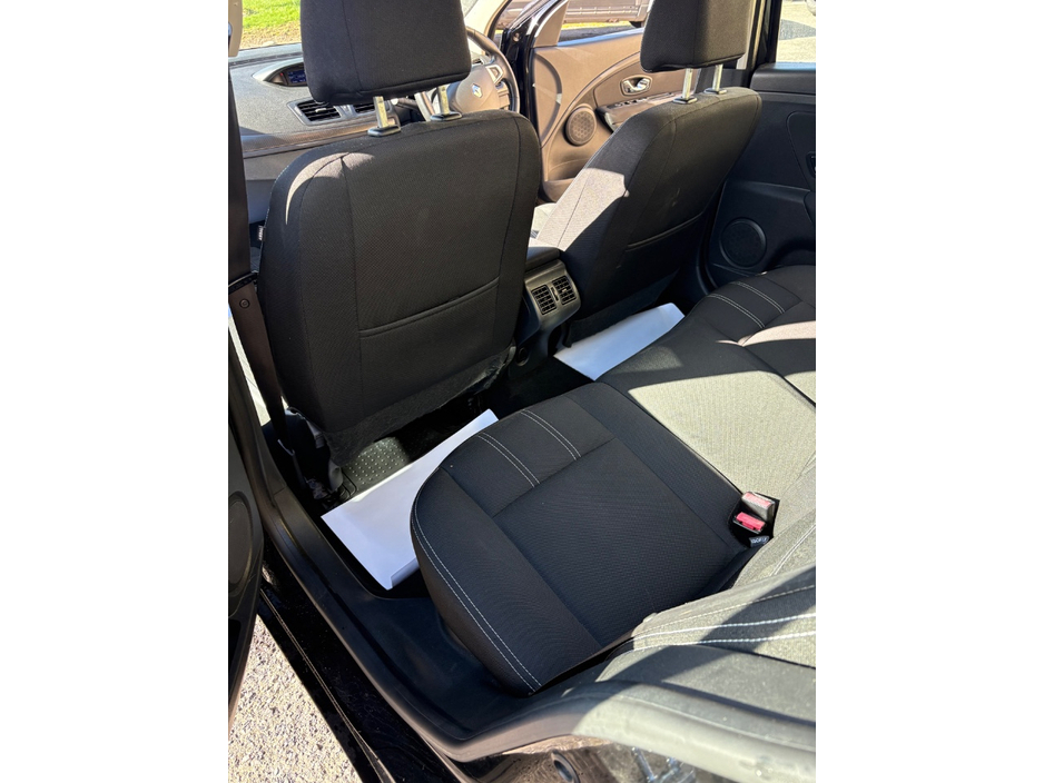 2013 Renault Fluence - image 12