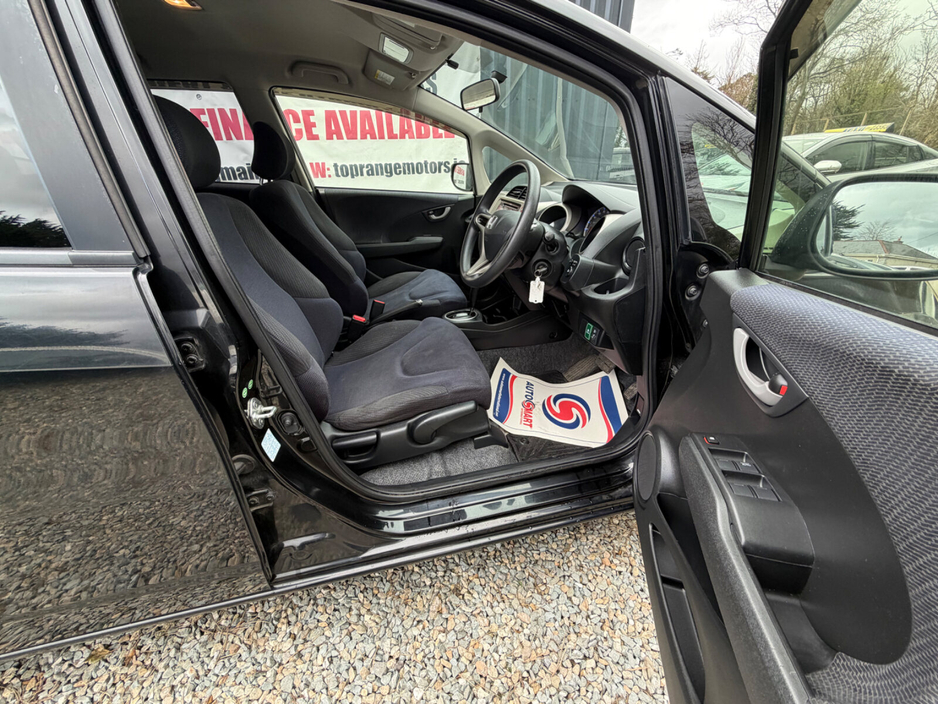 2013 Honda Fit - image 12