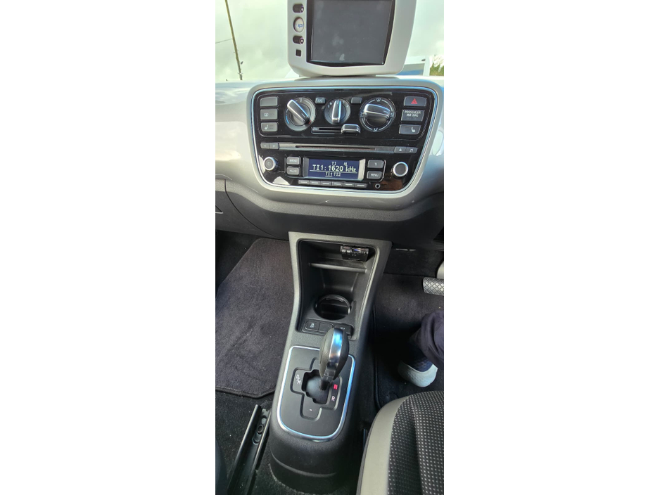 2014 Volkswagen up! - image 14