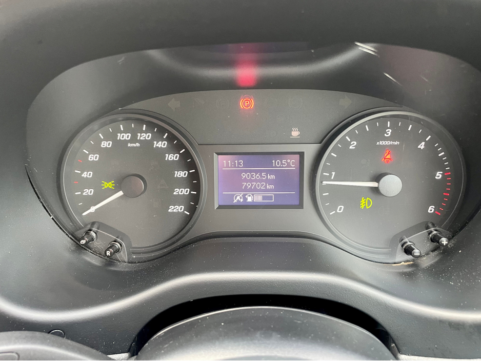 2023 Mercedes-Benz Vito - image 13