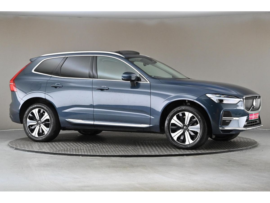 2023 Volvo XC60 - image 12