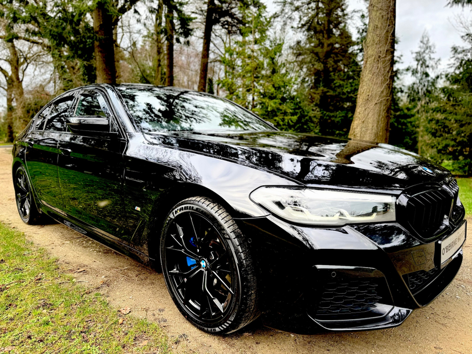 2021 BMW 5 Series - image 27